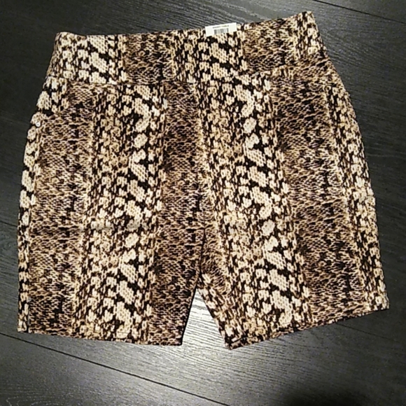 INC International Concepts Pants - 🍭 Regular Midrose Short Table Shorts